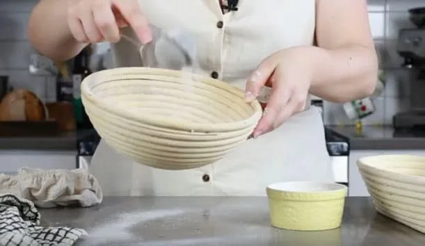rice flour dusting banneton